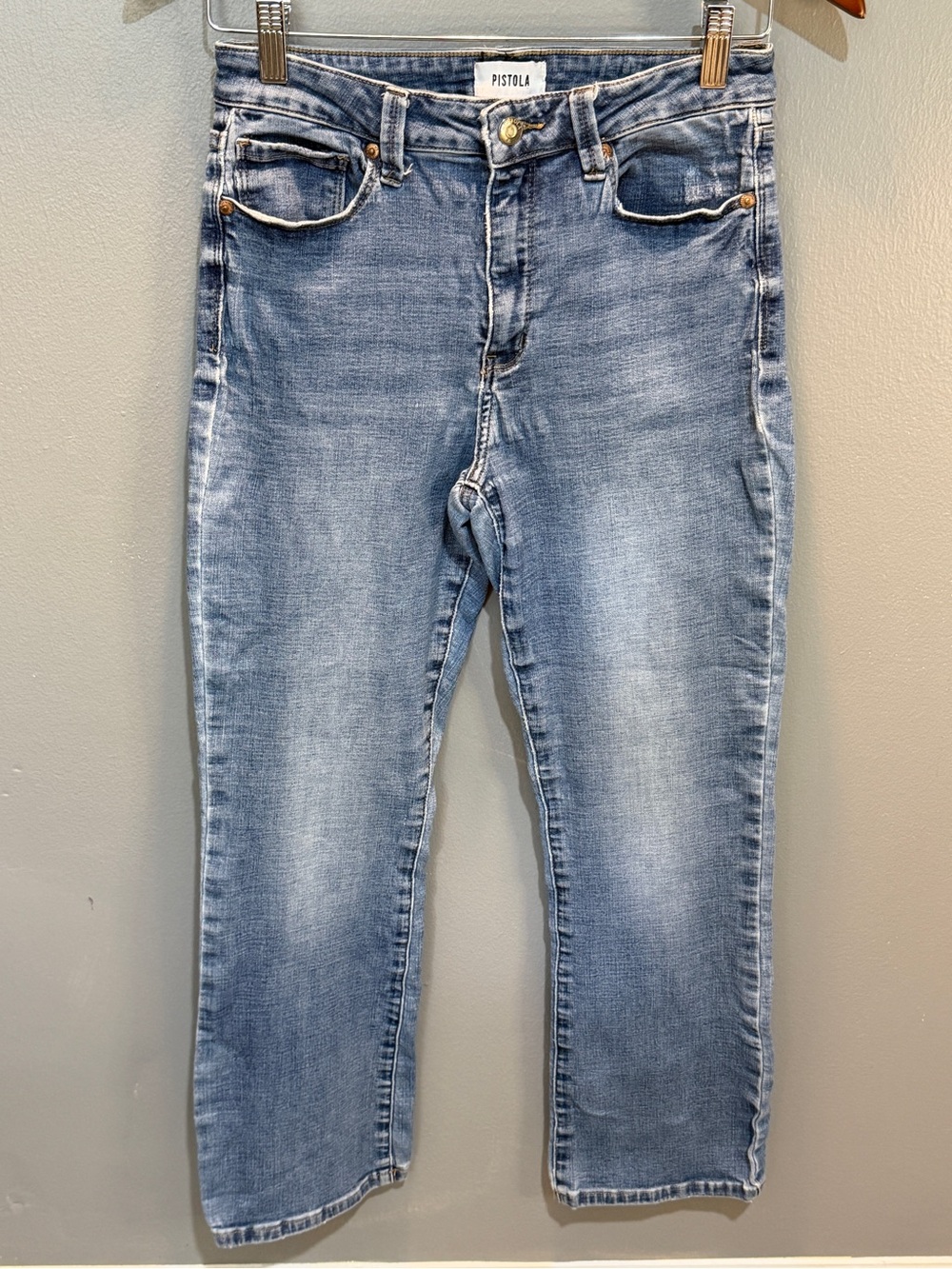 PISTOLA WOMENโS LIGHT WASH STRAIGHT LEG JEANS SZ 28โ